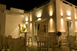 Naxos Voulez Vous Bar